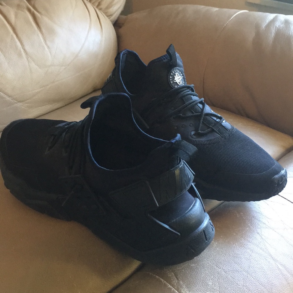 Nike Huarache all black MENS size 11